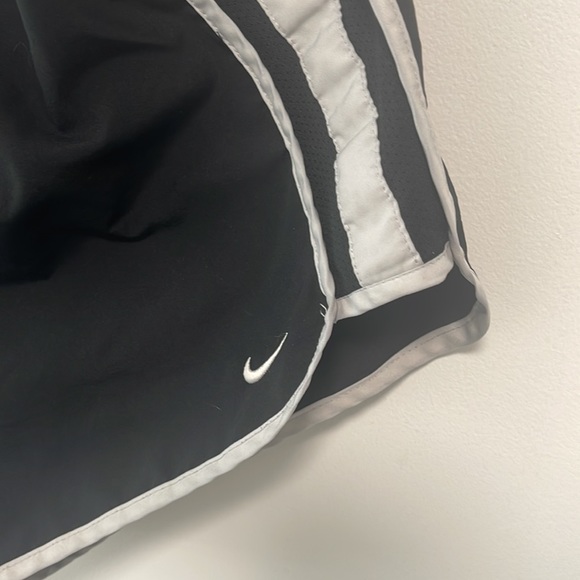 🖤 Nike Dri Fit Running Shorts 🖤 - Picture 2 of 2